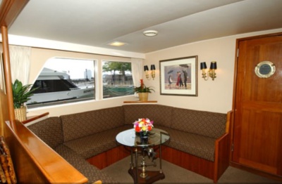 Manhattan Yacht 72 dining banquette